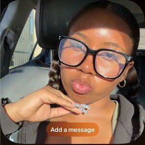 Meet your Posher, Sharonda